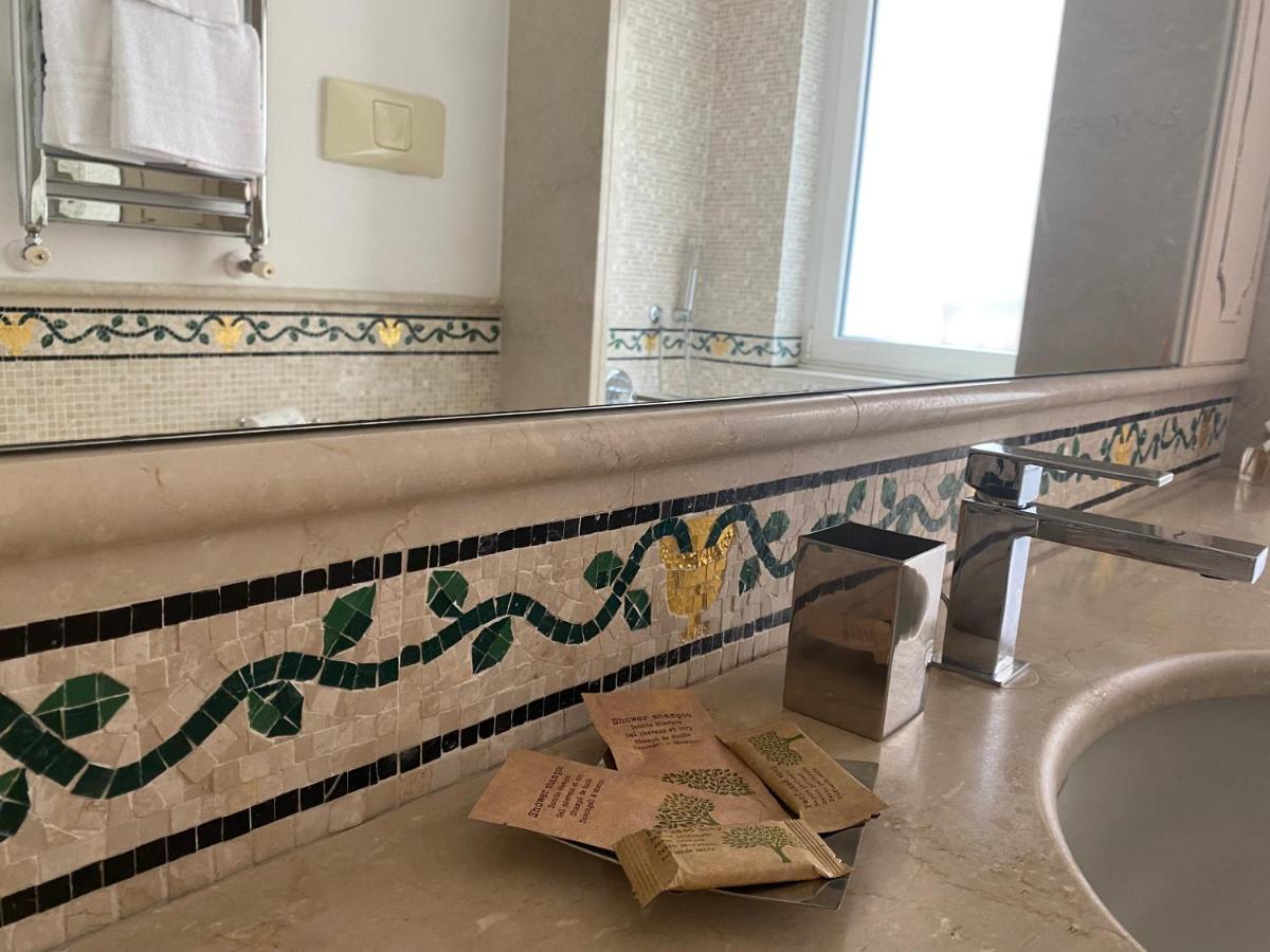 “la Pinta” Elegante Al Vomero Apartment