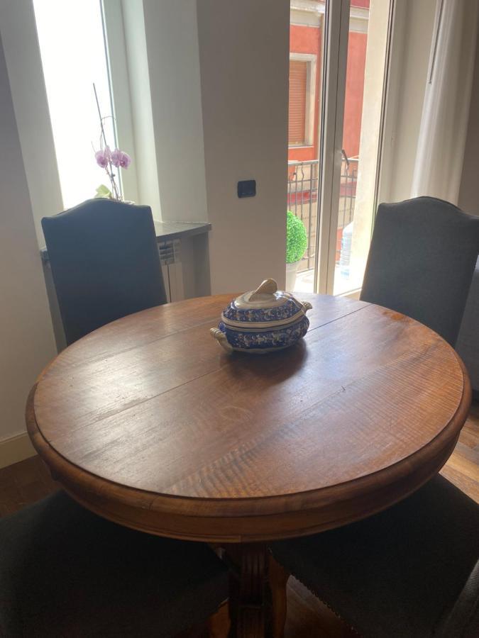 Apartment “la Pinta” Elegante Al Vomero Naples