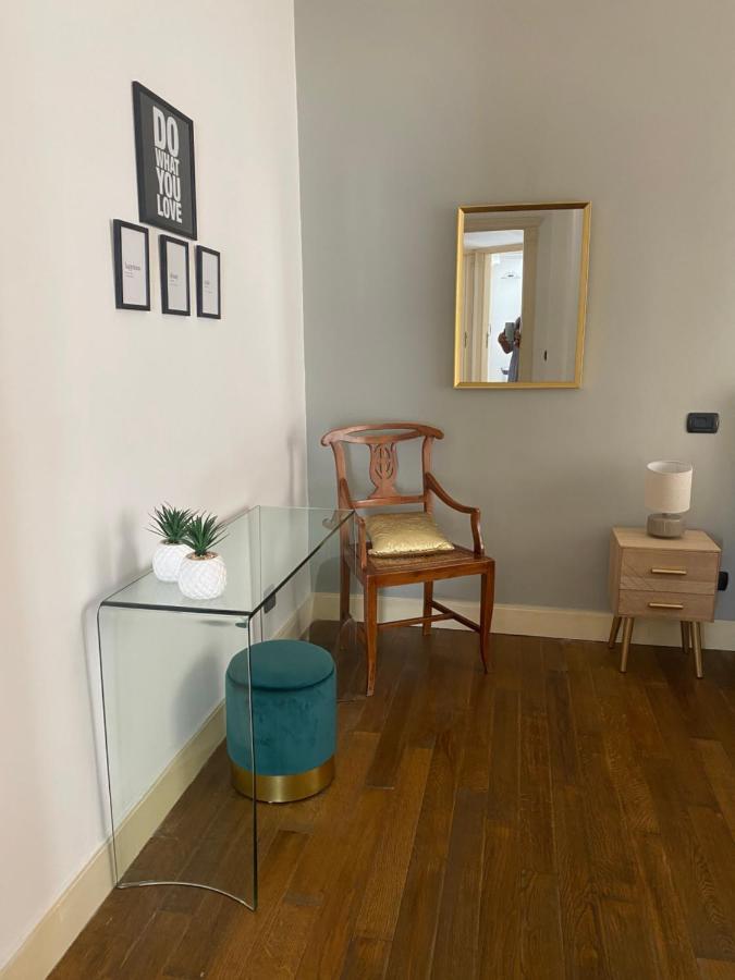 Apartment “la Pinta” Elegante Al Vomero Naples