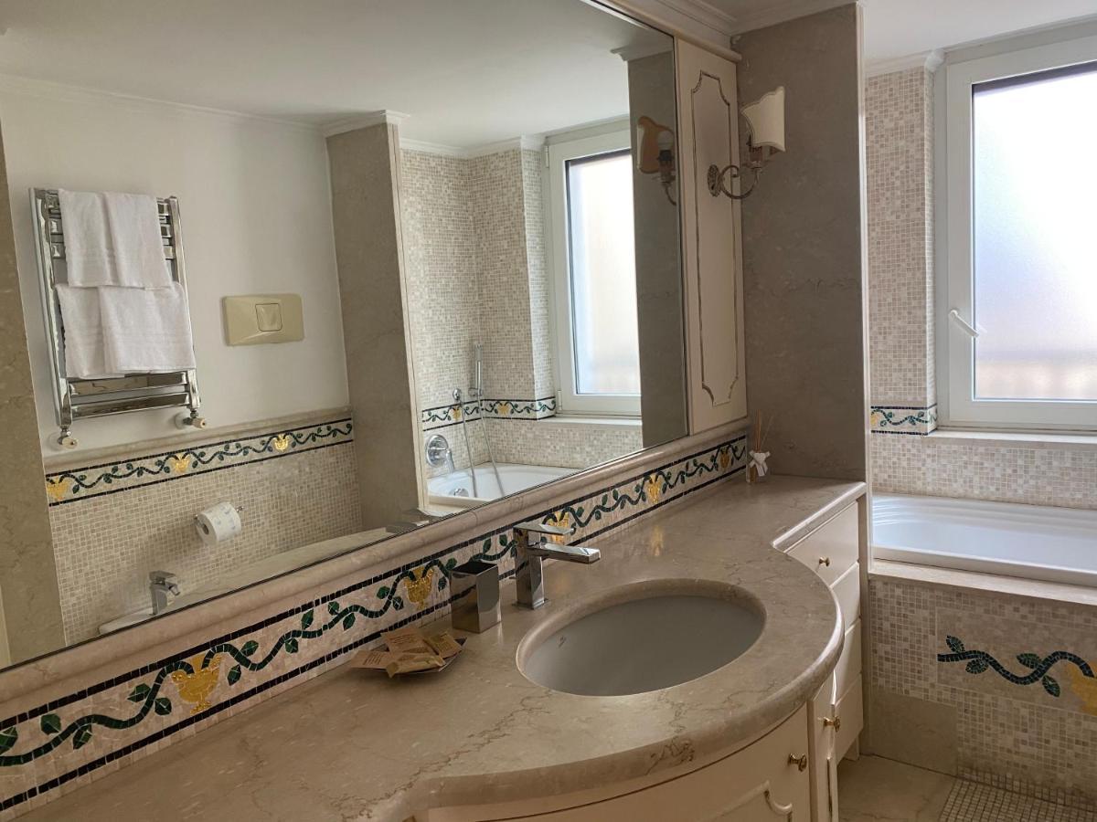 “la Pinta” Elegante Al Vomero Apartment Naples